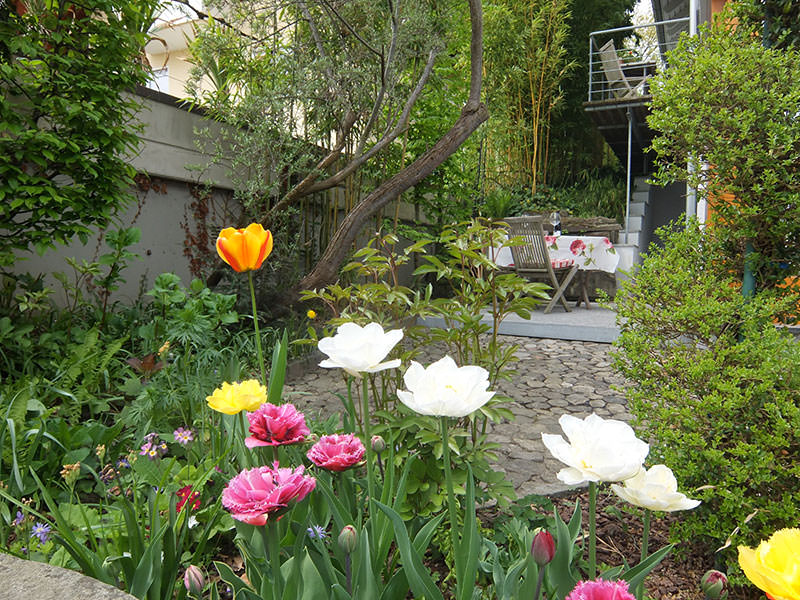 Garten mit Terrasse und Sitzplatz